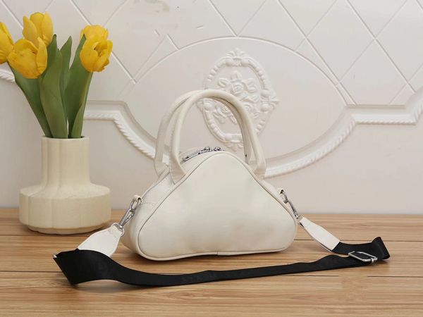 2023 designer handbag luxury triangle tag shoulder bag classic woman slant cross bag key bag purse tote tory handbag messenger bag 25cm
2023 designer handbag luxury triangle tag shoulder bag classic woman slant cross bag key bag purse tote tory handbag messenger bag 25cm