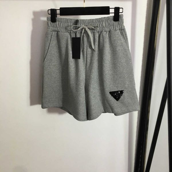 23ss womens designer clothing pure cotton shorts sequin logo decoration drawstring elastic waist casual wide leg shorts women clothes, White;black
23ss womens designer clothing pure cotton shorts sequin logo decoration drawstring elastic waist casual wide leg shorts women clothes, White;black