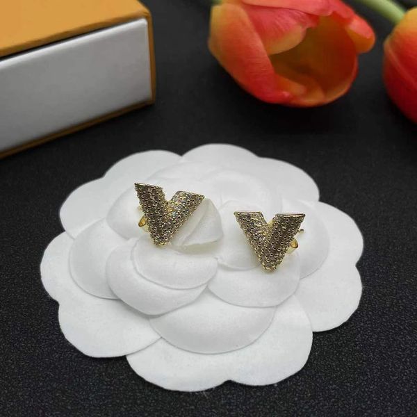 luxury women letter stud earing louisity designer brand earring viutonity fashion jewelry hoop metal crystal pearl earring cjeweler women�, Golden;silver
luxury women letter stud earing louisity designer brand earring viutonity fashion jewelry hoop metal crystal pearl earring cjeweler women�, Golden;silver