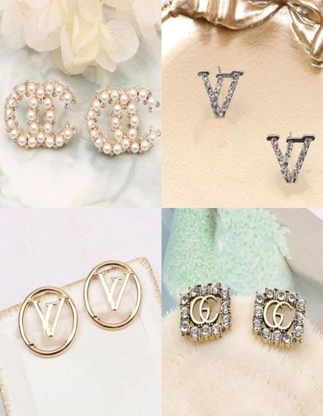 18k gold plated korean letters stud luxury geometric women round crystal rhinestone pearl long earrings wedding party jewelry5287145, Golden;silver
18k gold plated korean letters stud luxury geometric women round crystal rhinestone pearl long earrings wedding party jewelry5287145, Golden;silver