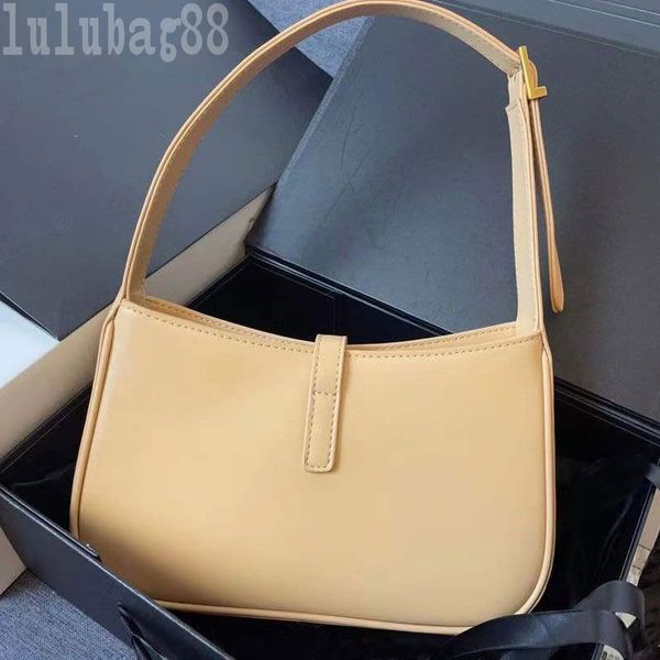 stylish underarm bags hobo baguette shoulder bag evening party leather ladies classic simple letters zipper designer handbags trendy tempera
stylish underarm bags hobo baguette shoulder bag evening party leather ladies classic simple letters zipper designer handbags trendy tempera