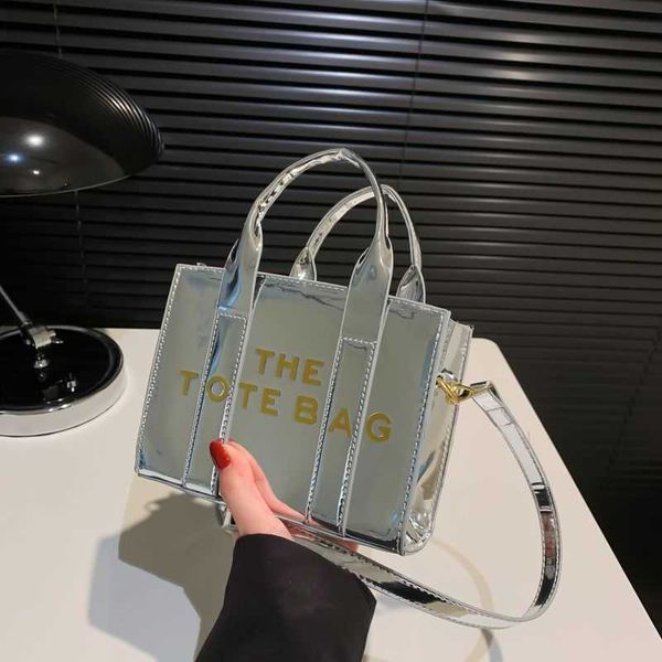 designer bag large capacity handheld women's bag 2023 spring new fashion versatile crossbody bag commuter bright bread
designer bag large capacity handheld women's bag 2023 spring new fashion versatile crossbody bag commuter bright bread