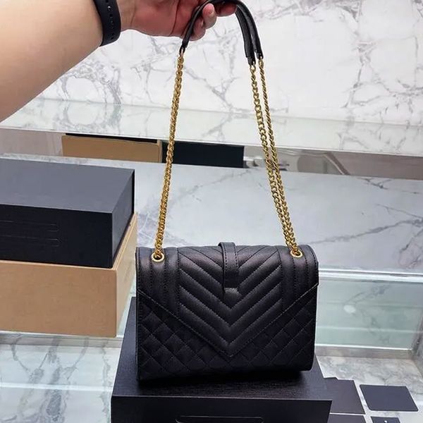2023 designer chain shoulder bag classic handbag women genuine leather brand envelope bags luxurys crossbody totes lady purses clutch wallet
2023 designer chain shoulder bag classic handbag women genuine leather brand envelope bags luxurys crossbody totes lady purses clutch wallet
