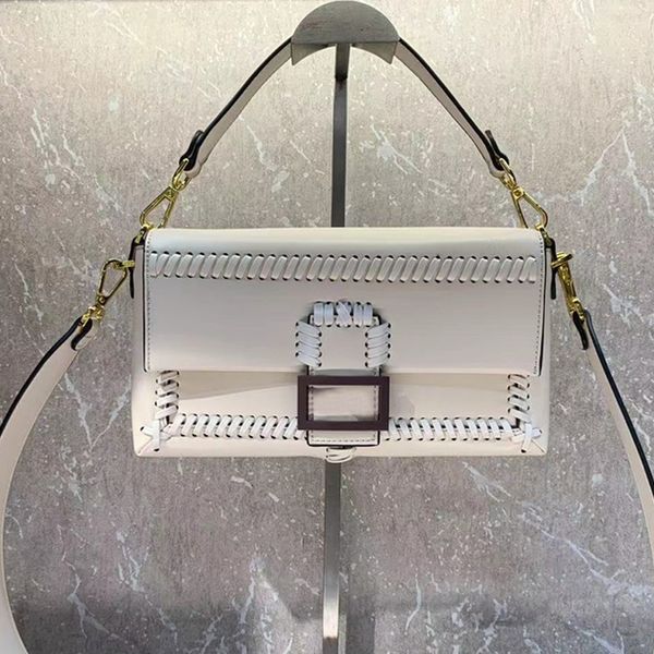 baguette medium handbag flap messenger bag women shoulder bags hand woven gold metal parts genuine leather hasp fashion letter hardware plai
baguette medium handbag flap messenger bag women shoulder bags hand woven gold metal parts genuine leather hasp fashion letter hardware plai