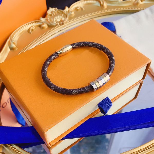 designer jewelry women 18k gold bangle bracelet stainless steel bracelets flower pattern faux leather charm lovers wedding fashion gift s099, Black
designer jewelry women 18k gold bangle bracelet stainless steel bracelets flower pattern faux leather charm lovers wedding fashion gift s099, Black