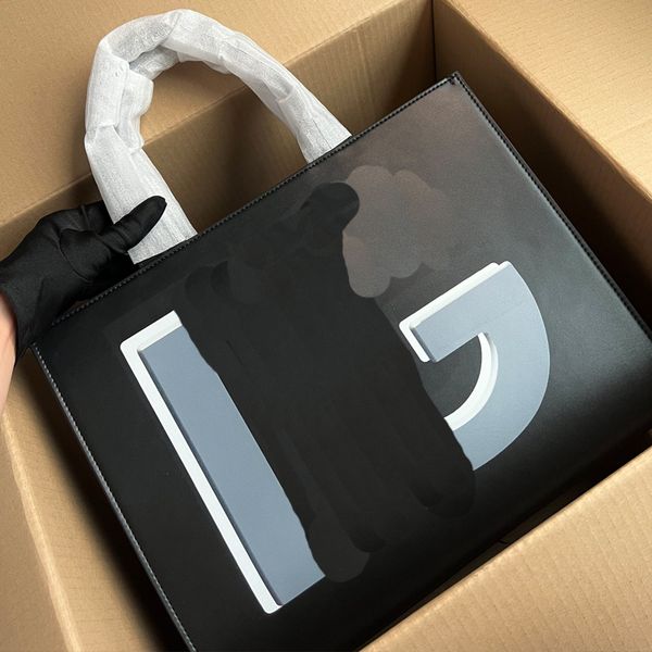 tote bag large capacity shopping bags cowhide genuine leather handbag purse fashion embossed letter inside zipper pocket lady totes hand bag
tote bag large capacity shopping bags cowhide genuine leather handbag purse fashion embossed letter inside zipper pocket lady totes hand bag