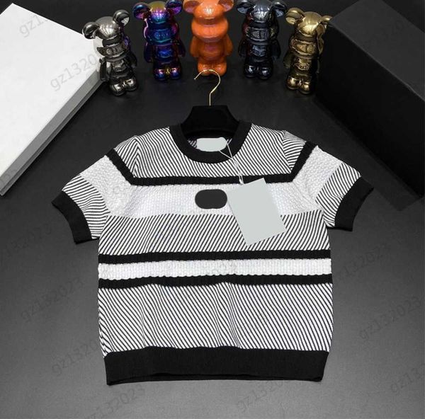 brand t-shirt front logo embroidery stitching twill print short sleeve joker tee fashion color matching threaded edge design casual knitted, White
brand t-shirt front logo embroidery stitching twill print short sleeve joker tee fashion color matching threaded edge design casual knitted, White