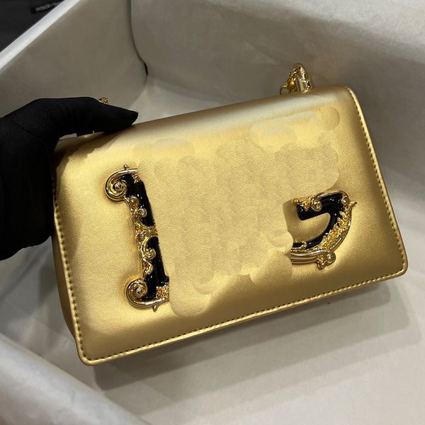 chain shoulder bags women designer handbags fashion cross body bag hardware letter magnetic buckle closure chains purses internal compartmen
chain shoulder bags women designer handbags fashion cross body bag hardware letter magnetic buckle closure chains purses internal compartmen