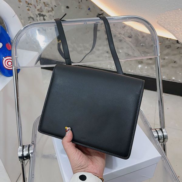 2023 luxury mini backpack designer bag flap metal elegant shoulder classic real leather black clamshell shopping bags crossbody luxurys
2023 luxury mini backpack designer bag flap metal elegant shoulder classic real leather black clamshell shopping bags crossbody luxurys