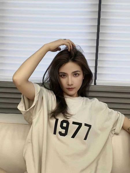high edition 2023 summer fog main line essentials men and women 1977 couple flock loose t-shirt short sleeve, White
high edition 2023 summer fog main line essentials men and women 1977 couple flock loose t-shirt short sleeve, White