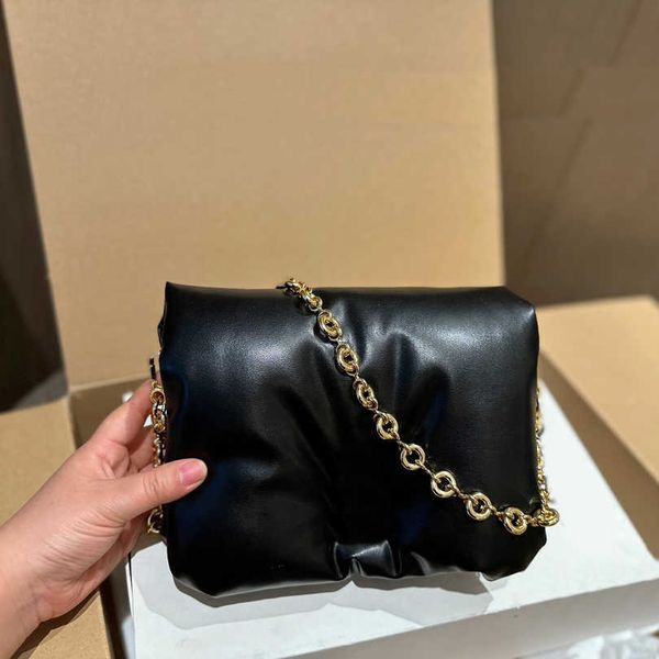 designer bags inflatable bread bag women chain luxurys handbags crossbody bags leather handbag flap fluffy velvet messenger purses 0725
designer bags inflatable bread bag women chain luxurys handbags crossbody bags leather handbag flap fluffy velvet messenger purses 0725