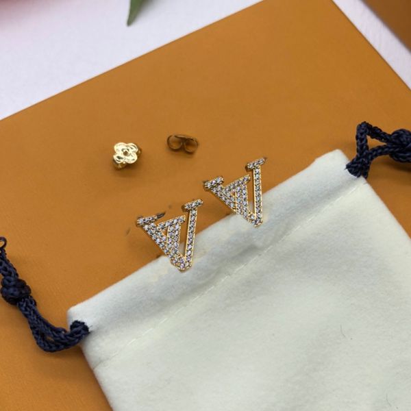 luxury women letter stud earing louisity designer brand earring viutonity fashion jewelry hoop metal crystal pearl earring cjeweler women�, Golden;silver
luxury women letter stud earing louisity designer brand earring viutonity fashion jewelry hoop metal crystal pearl earring cjeweler women�, Golden;silver
