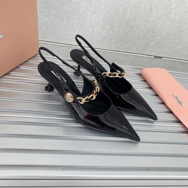 2023 fashion dress shoes small fragrance light mouth single shoes sandals women's color matching french thick heel baotou back empty hi, Black
2023 fashion dress shoes small fragrance light mouth single shoes sandals women's color matching french thick heel baotou back empty hi, Black