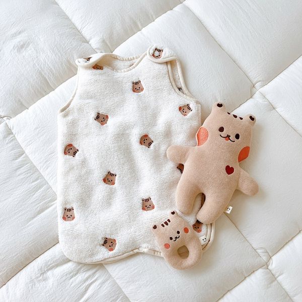 sleeping bags cartoon baby plush cotton gauze sleeping bag sleeveless vest anti-kick sleepsack for born autumn winter girl boy gowns 230412
sleeping bags cartoon baby plush cotton gauze sleeping bag sleeveless vest anti-kick sleepsack for born autumn winter girl boy gowns 230412