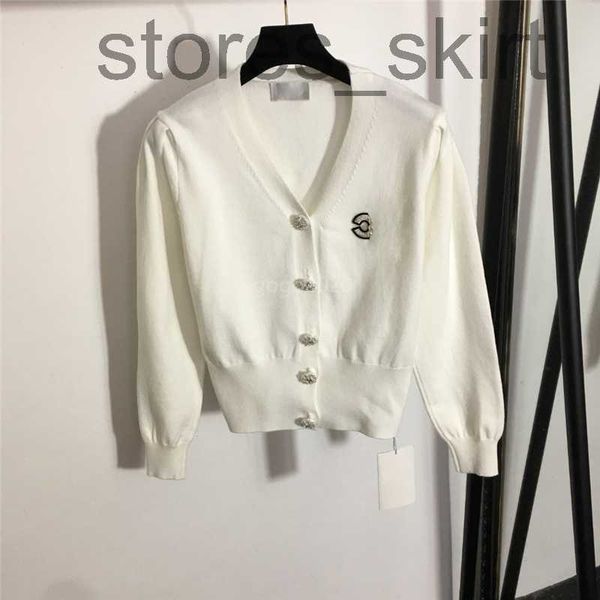 women's knits & tees designer2022 women's short sweaters knits designer with letters beads girls milan runway v-neck stretch card, White
women's knits & tees designer2022 women's short sweaters knits designer with letters beads girls milan runway v-neck stretch card, White