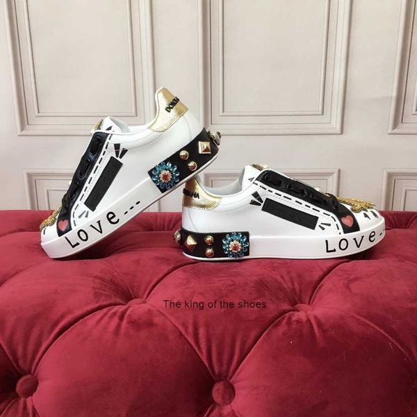 22s/s2021 diamond sneakers luxury diamond shoes men women casual shoes fashion luxury shoes leather sneaker wholesale size35-45, Black
22s/s2021 diamond sneakers luxury diamond shoes men women casual shoes fashion luxury shoes leather sneaker wholesale size35-45, Black