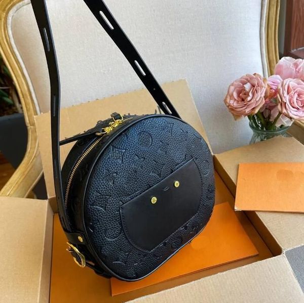 shoulder bags boite monograms luxuries designers embossing fashion luxury bag handbag clutches lady circular pack sacoche pochette tote aaa
shoulder bags boite monograms luxuries designers embossing fashion luxury bag handbag clutches lady circular pack sacoche pochette tote aaa