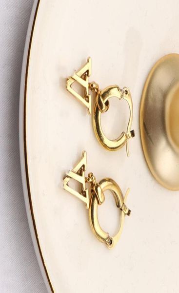 designers womens brand designer letter earrings stud ear cuff women elegance temperament simple ladies wedding party jewelry acces1955989, Golden;silver
designers womens brand designer letter earrings stud ear cuff women elegance temperament simple ladies wedding party jewelry acces1955989, Golden;silver
