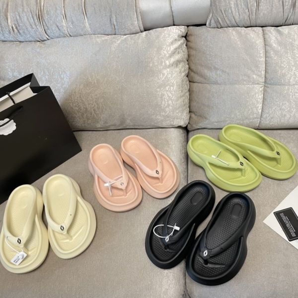 interlocking c women flip flops summer think bottoms sole slippers women men designer sandals bench shoes casual flat leisure comfortable sl, Black
interlocking c women flip flops summer think bottoms sole slippers women men designer sandals bench shoes casual flat leisure comfortable sl, Black