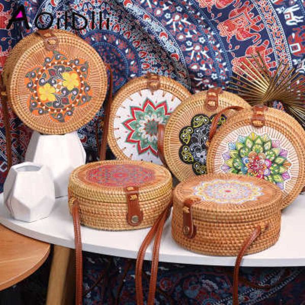 2022 ins popular women handmade round beach shoulder bag bali circle straw bags summer woven rattan handbags women messenger bag 230412
2022 ins popular women handmade round beach shoulder bag bali circle straw bags summer woven rattan handbags women messenger bag 230412