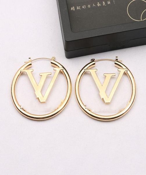 luxury brand women earrings designers letter ear stud gold silver plated geometric earring for wedding party jewerlry accessories 4270666, Golden;silver
luxury brand women earrings designers letter ear stud gold silver plated geometric earring for wedding party jewerlry accessories 4270666, Golden;silver