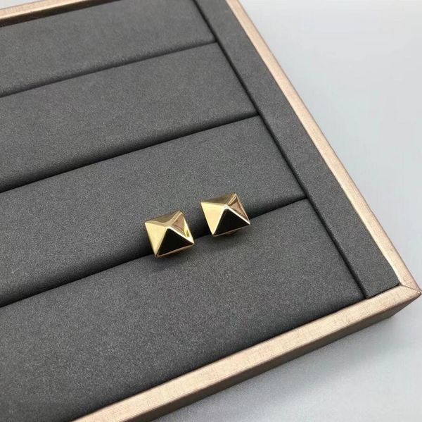 simple exquisite 18k gold plated rivet earrings stud for men women personality designer eardrops charm letter studs, Golden;silver
simple exquisite 18k gold plated rivet earrings stud for men women personality designer eardrops charm letter studs, Golden;silver