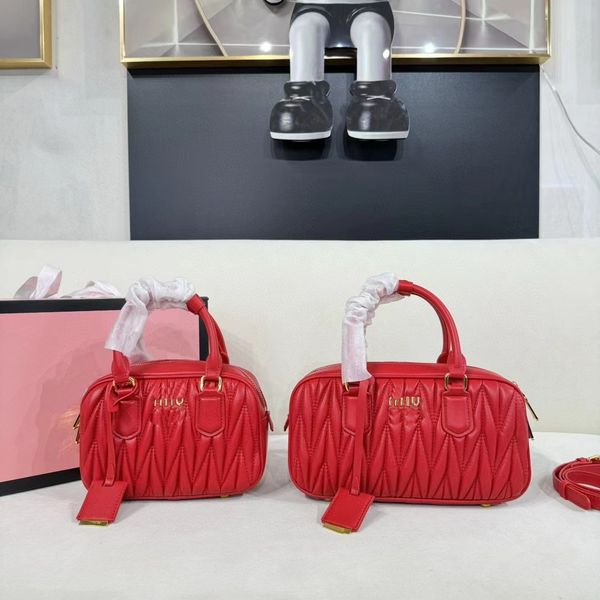 2023 WIUWIU Bowling Bag Princess Bag 10A Designer Bag Original Genuine Leather Handbag Shoulder Bag Halloween Travel Bag Wallet Shopping Bag Most Popular Maillard
2023 WIUWIU Bowling Bag Princess Bag 10A Designer Bag Original Genuine Leather Handbag Shoulder Bag Halloween Travel Bag Wallet Shopping Bag Most Popular Maillard