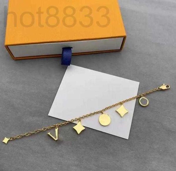 bracelet designer charm bangles gold v letter jewelrys wristband plated simple heart luxury titanium lovers bracelets chain, Black
bracelet designer charm bangles gold v letter jewelrys wristband plated simple heart luxury titanium lovers bracelets chain, Black