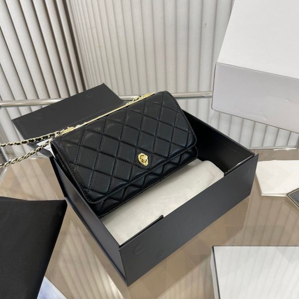designer handbag women's one shoulder bag fashion chain bag black leather ringer fashion casual handbag classic vintage purse elegant c
designer handbag women's one shoulder bag fashion chain bag black leather ringer fashion casual handbag classic vintage purse elegant c