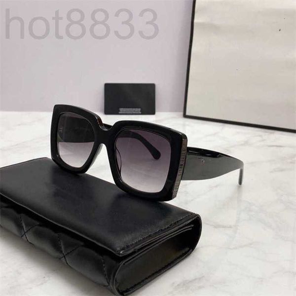 classic sunglasses for women designer fashion plate personality large square frame summer uv protection driving sunglasses, White;black 
classic sunglasses for women designer fashion plate personality large square frame summer uv protection driving sunglasses, White;black