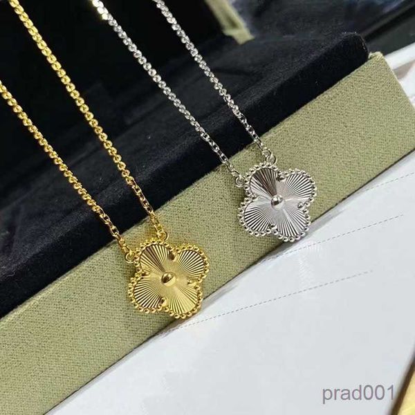 2023 luxury van clover designer bracelet pearl 4 leaves 18k gold laser branded bracelet charm fashion bracelet necklace earrings diamond wed, Golden;silver
2023 luxury van clover designer bracelet pearl 4 leaves 18k gold laser branded bracelet charm fashion bracelet necklace earrings diamond wed, Golden;silver