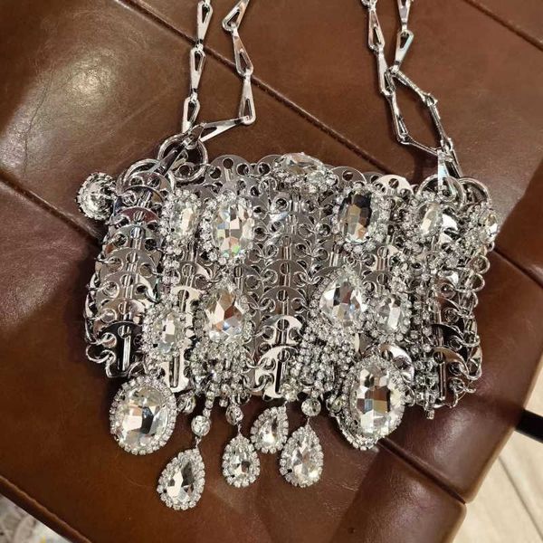 designer bags summer crystal bag heavy industry aluminum sheet diamond chain underarm bag crossbody shoulder bag shiny small bag 230318
designer bags summer crystal bag heavy industry aluminum sheet diamond chain underarm bag crossbody shoulder bag shiny small bag 230318