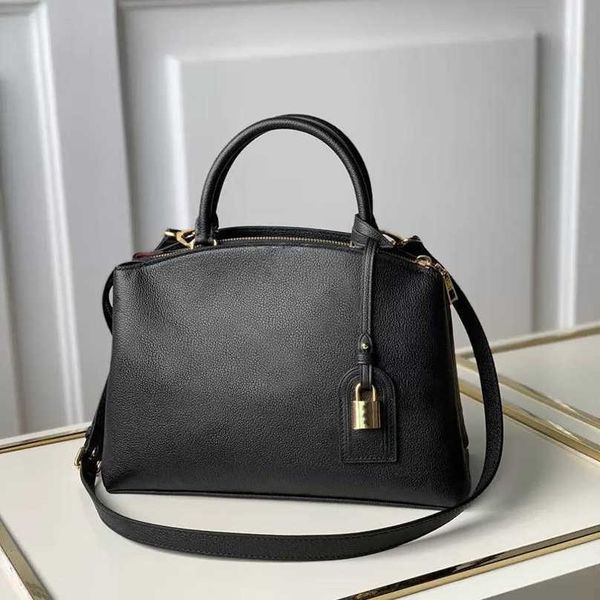 bags shoulder genuine leather women embossing handbags messenger petit palais tote grand satchel m58916
bags shoulder genuine leather women embossing handbags messenger petit palais tote grand satchel m58916