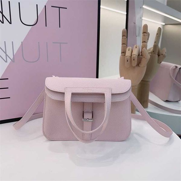 5a halzans h ermess handmade bags totes handbag designer handbag springsummer 2023 elegant and simple head layer cowhide horseshoe bag cross
5a halzans h ermess handmade bags totes handbag designer handbag springsummer 2023 elegant and simple head layer cowhide horseshoe bag cross