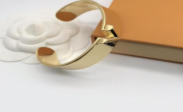 classics letter jewelry high version fashion gold bracelet bangle mens women party wedding couples gift6857471, Black
classics letter jewelry high version fashion gold bracelet bangle mens women party wedding couples gift6857471, Black