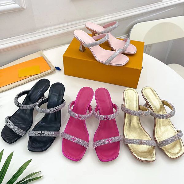 2023 designer luxury rhinestone high heels slippers fashion womens 100% leather outdoor printed letters square toe sandals ladys hollowed ou, Black
2023 designer luxury rhinestone high heels slippers fashion womens 100% leather outdoor printed letters square toe sandals ladys hollowed ou, Black