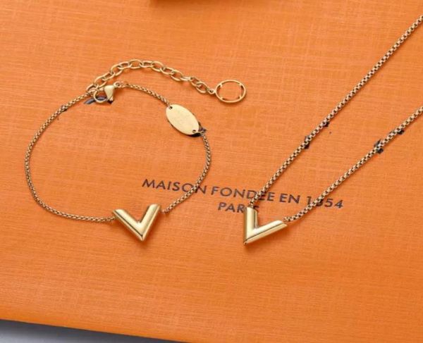 designer love letter pendant necklaces charm bracelets clavicle chains jewelry birthday party valentine039s gift6140169, Silver
designer love letter pendant necklaces charm bracelets clavicle chains jewelry birthday party valentine039s gift6140169, Silver