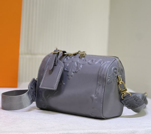 designer shoulder bag luxury catwalk show handbags leather mens womens fashion crossbody bags embossed flowers letters makeup purse clutch q
designer shoulder bag luxury catwalk show handbags leather mens womens fashion crossbody bags embossed flowers letters makeup purse clutch q