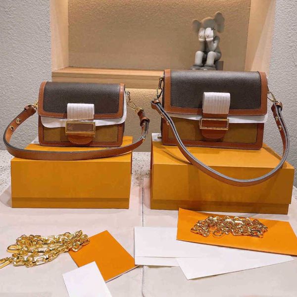 shoulder bags women crossbody tote handbag leather messenger classic presbyopia stitching fashion designer lady wallet 1110
shoulder bags women crossbody tote handbag leather messenger classic presbyopia stitching fashion designer lady wallet 1110