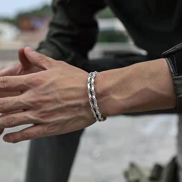 2023 new designer bracelet luxury exquisite plant carved silver bracelet fashion cool tide couple style no box style, Golden;silver
2023 new designer bracelet luxury exquisite plant carved silver bracelet fashion cool tide couple style no box style, Golden;silver