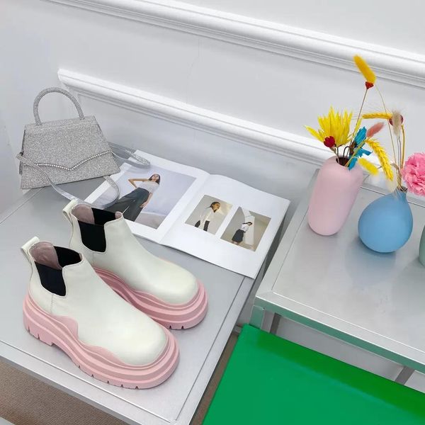 2023 designer luxury tire leather boots ladies ankle haif cowskin chelsea boot autumn and winter martin fashion camfortable shoes size 35-42, Black
2023 designer luxury tire leather boots ladies ankle haif cowskin chelsea boot autumn and winter martin fashion camfortable shoes size 35-42, Black