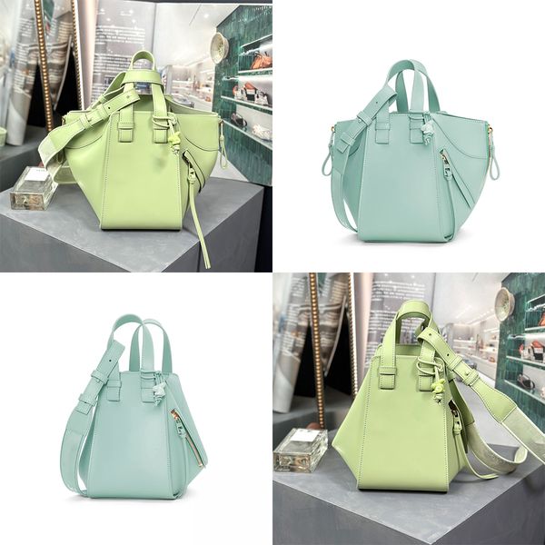 2023 designer bag soft satin hammo women shoulder bag handbag zipper closure two state ladies crossbody bag fashion shopper tote purse
2023 designer bag soft satin hammo women shoulder bag handbag zipper closure two state ladies crossbody bag fashion shopper tote purse