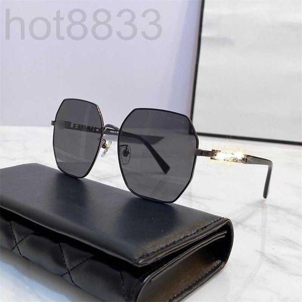 fashion womens sunglasses metal personality alphabet mirror leg glasses women trend street slarge frame suitable for big face glasses, White;black
fashion womens sunglasses metal personality alphabet mirror leg glasses women trend street slarge frame suitable for big face glasses, White;black
