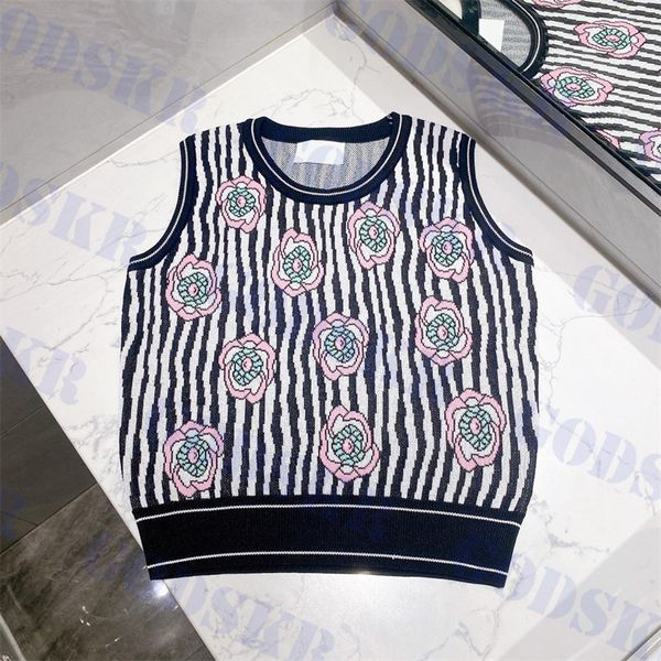 flower jacquard tanks womens zebra pattern t shirt ladies sleeveless sweater knitted tank two colors, White
flower jacquard tanks womens zebra pattern t shirt ladies sleeveless sweater knitted tank two colors, White