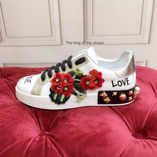 shoes genuine leather luxury designer sneaker mens and womens fashion black flat casual size 35-44 q4
shoes genuine leather luxury designer sneaker mens and womens fashion black flat casual size 35-44 q4