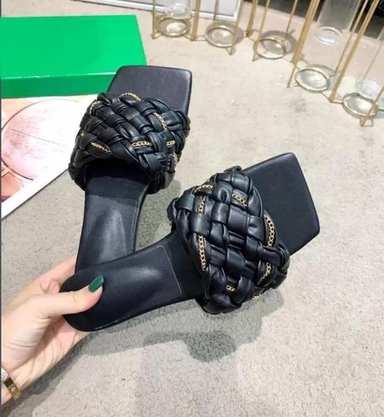 2023 designer dot slipper chain-braided leather sandals lido flip flop intreccio leather flat sandal black yellow white brown
2023 designer dot slipper chain-braided leather sandals lido flip flop intreccio leather flat sandal black yellow white brown