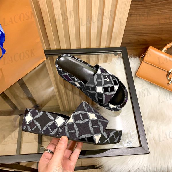 designer thick slippers women elevated sandals waterproof summer beach shoes heavy craft embroidery letter with box 35-40, Black
designer thick slippers women elevated sandals waterproof summer beach shoes heavy craft embroidery letter with box 35-40, Black