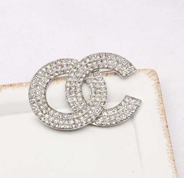 luxury women designer brand letter brooches 18k gold plated inlay crystal rhinestone jewelry brooch charm pearl pin marry wedding 8072245, Gray
luxury women designer brand letter brooches 18k gold plated inlay crystal rhinestone jewelry brooch charm pearl pin marry wedding 8072245, Gray
