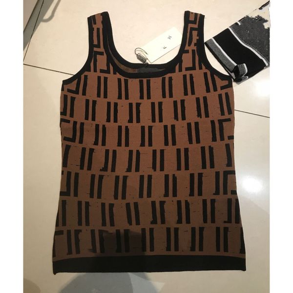high-quality feni designer ff endi women tanks camis tees knits retro u-neck letter jacquard knitted slim-fit camisole size s//l, White
high-quality feni designer ff endi women tanks camis tees knits retro u-neck letter jacquard knitted slim-fit camisole size s//l, White
