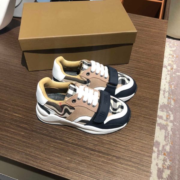 Kids 23ss Shoes kids sneakers kids designer shoes classic lattice splicing Thick bottom hook and loop fasteners sports shoes boys size 26-35 baby shoes, Gray
Kids 23ss Shoes kids sneakers kids designer shoes classic lattice splicing Thick bottom hook and loop fasteners sports shoes boys size 26-35 baby shoes, Gray